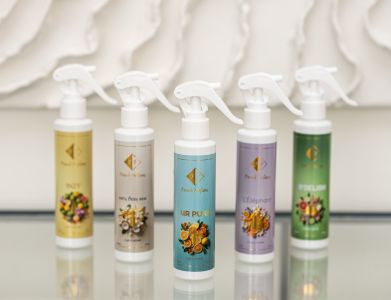 Jak umilić podróż autem z ulubionym zapachem? Perfumowane zapachy do samochodu, które zmieniają każdą trasę