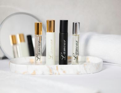 Najlepsze perfumy dla podróżników - świeże i energetyczne nuty, które dodają energii